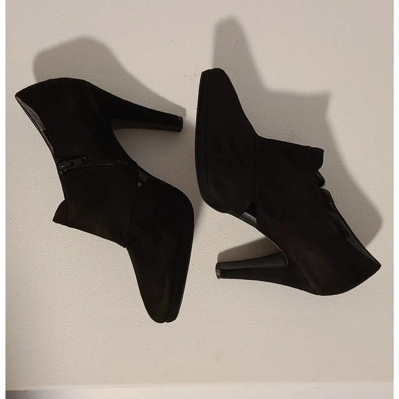 BANANA REPUBLIC BLACK suede PUMPS HEELS SHOES CUT OUT ON SIDE WITH ZIPPER SZ 8 - Picture 5 of 12